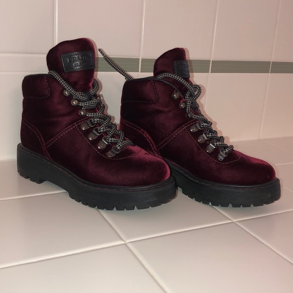 Velvet Prada boots - Picture 2 of 7